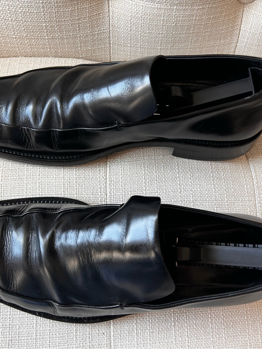 Gucci Men’s Black Leather Loafers in very good condition. Clean, size 11D
